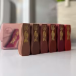 رژ لب برند matt با توناژ رنگی کالباسی و قرمز